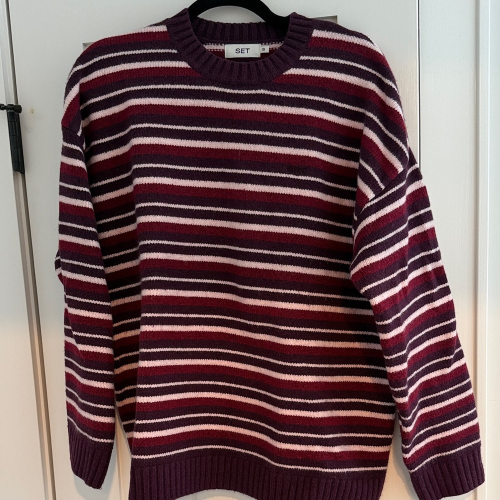 SET Active crewneck limited edition poppy size small. Sold out